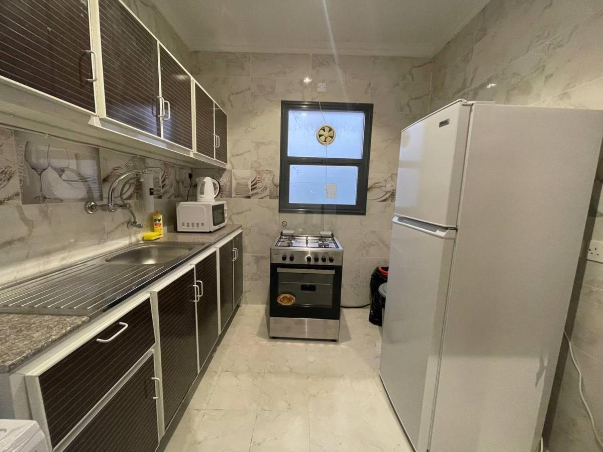 Golden Dahlia Fintas Aparthotel Кувейт Екстериор снимка