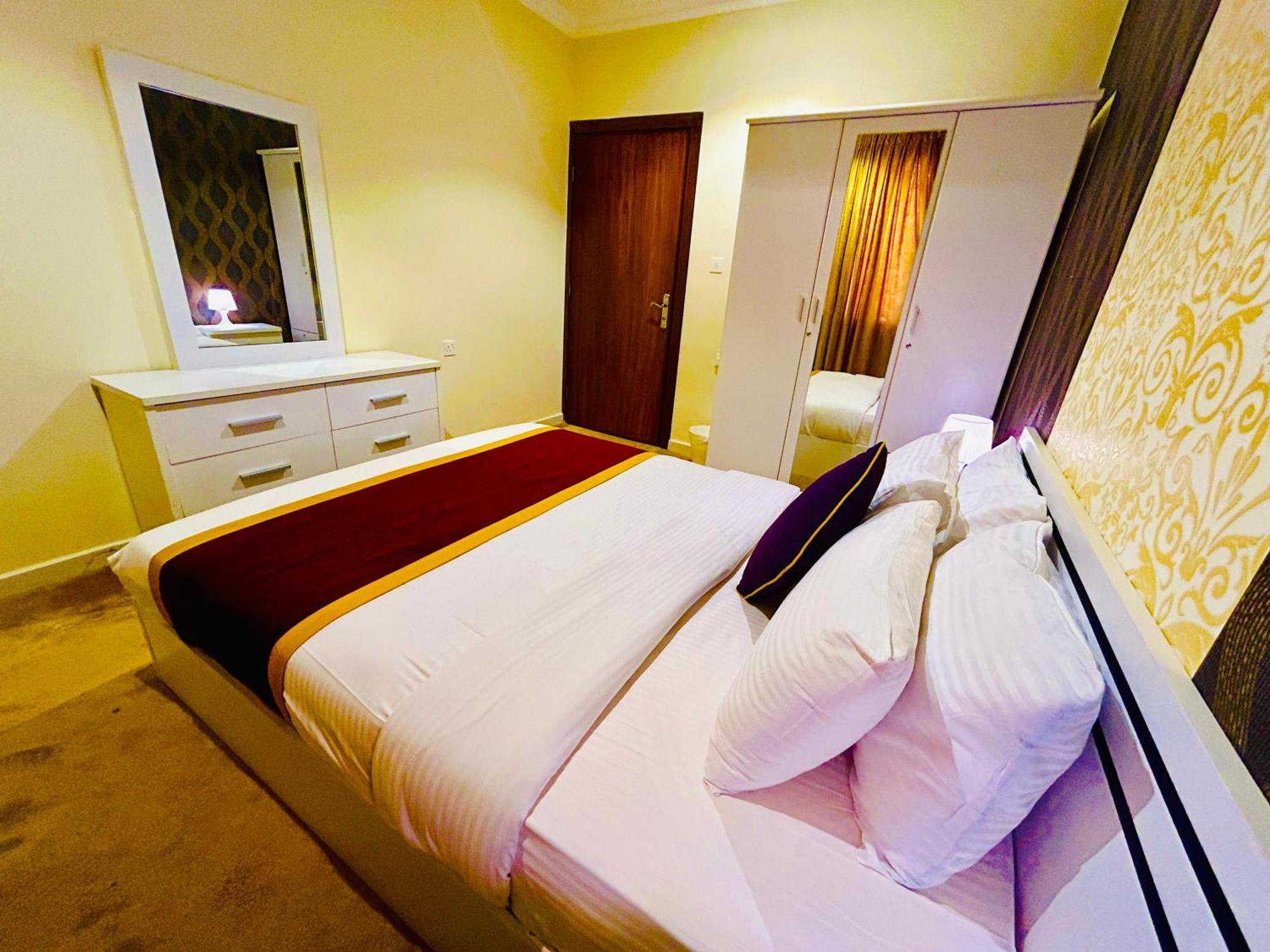 Golden Dahlia Fintas Aparthotel Кувейт Екстериор снимка
