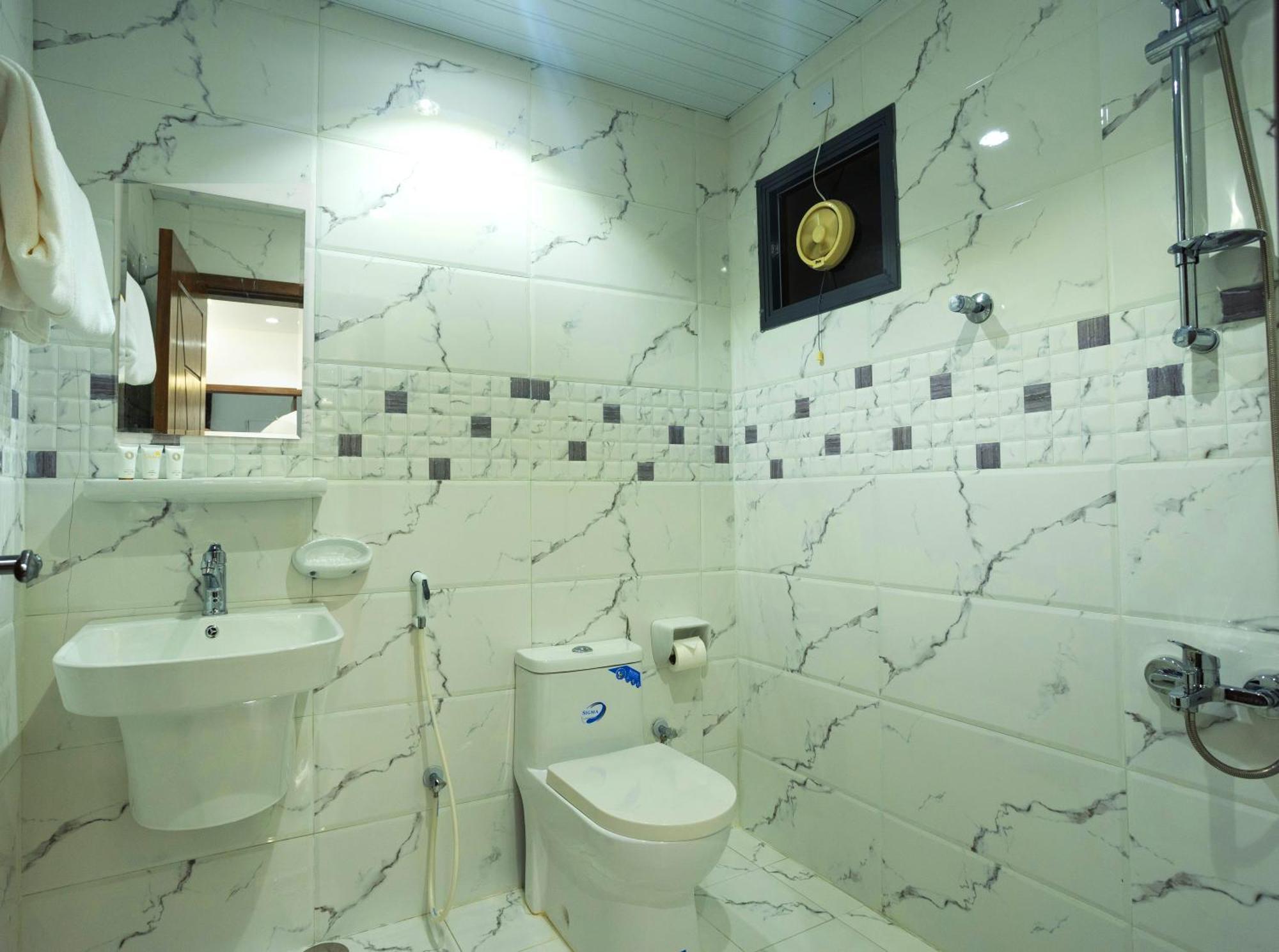 Golden Dahlia Fintas Aparthotel Кувейт Екстериор снимка